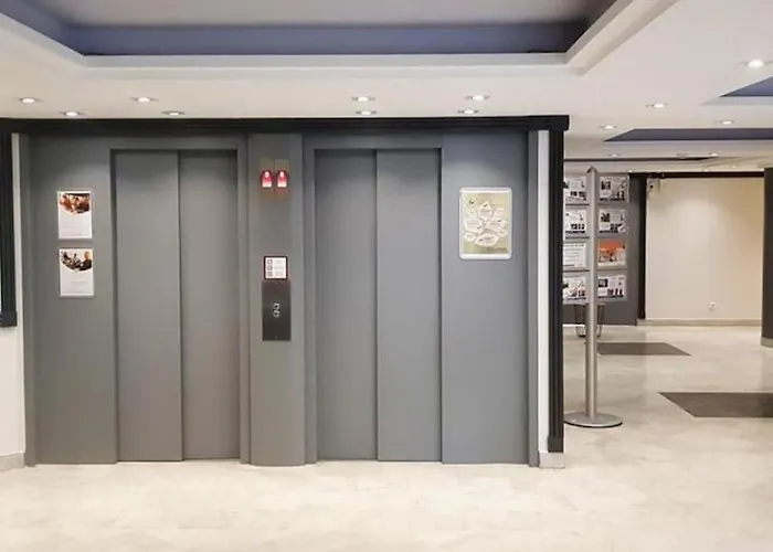 Les Rivages 2p Terrasse Parking Ac 50 M مينتون