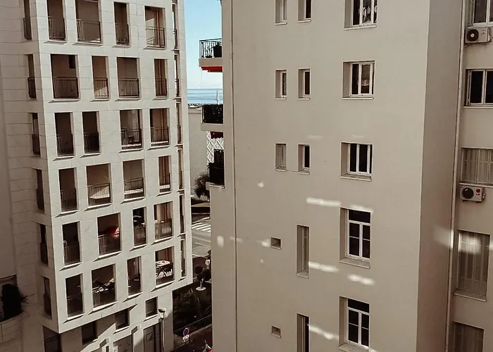 Les Rivages 2p Terrasse Parking Ac 50 M Apartment Menton